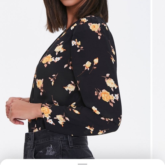 Forever 21 Small Black & Floral Print Surplice Bodysuit Long Sleeved Lightweight - Picture 2 of 4
